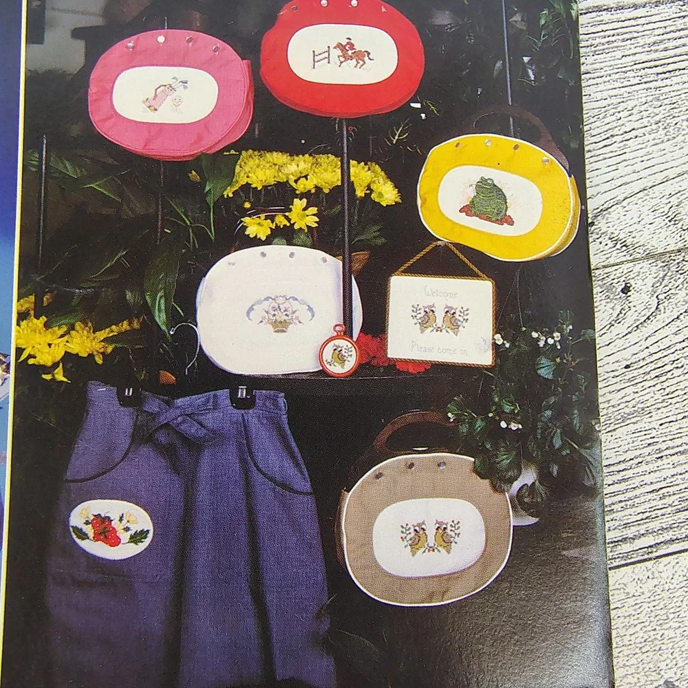 Cross-Stitch Mini Favorite Things 24 Designs 2 Alphabets by Joyce Seebo 1981 Vtg